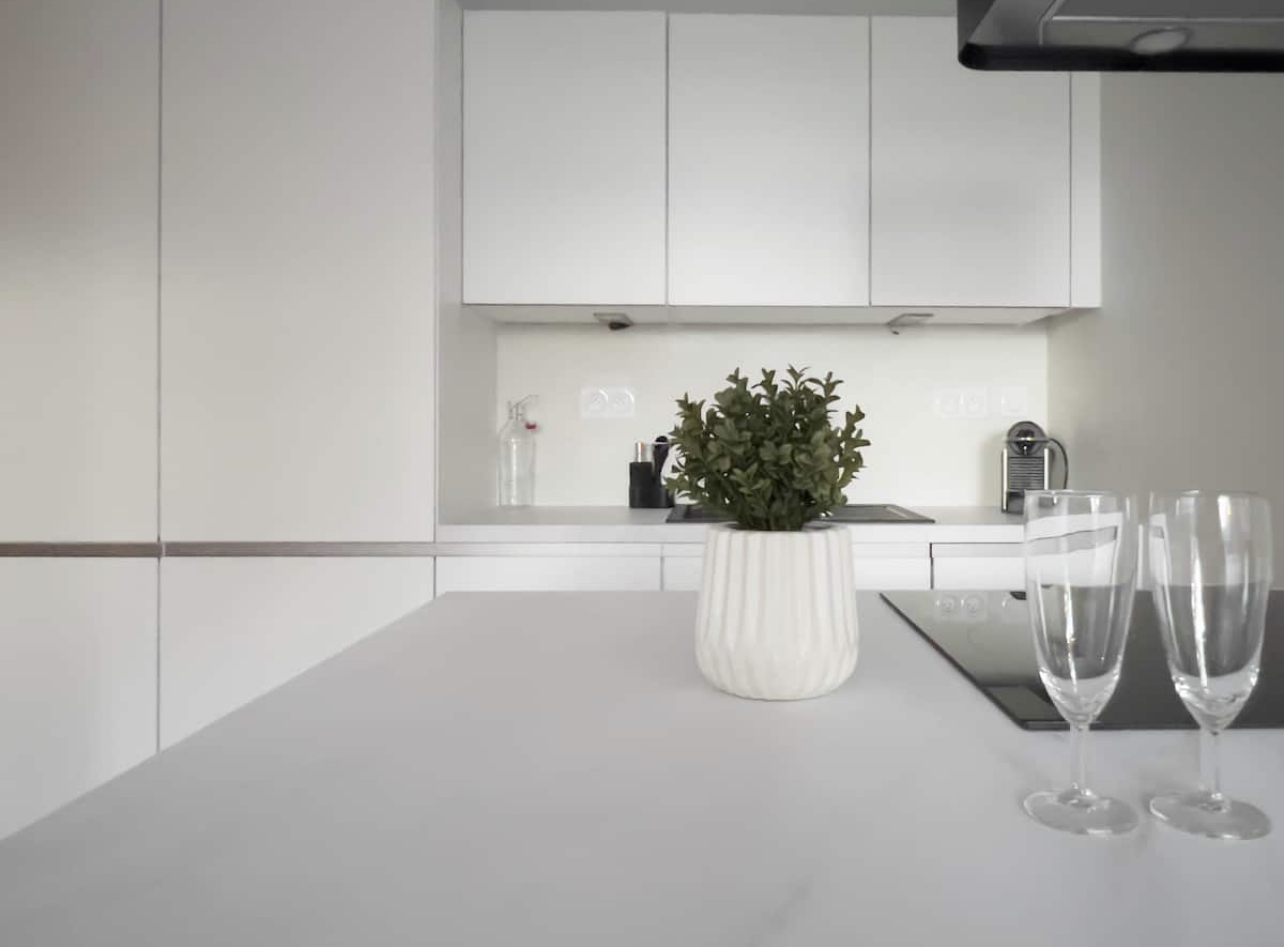 Studio blanc Aloona Design EntréeAloonaDesign