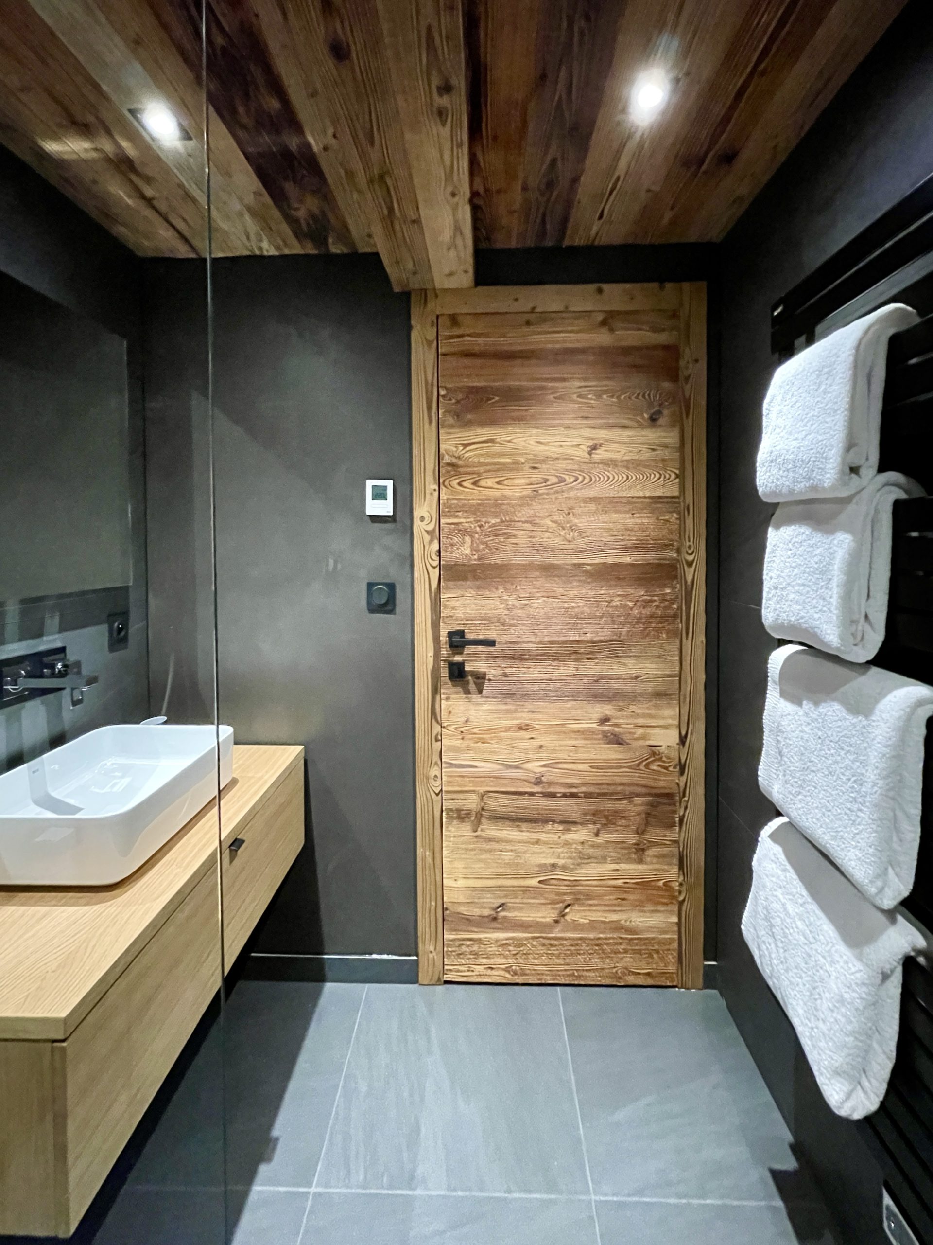 Appartement 02 Salle de bain Combloux Aloona Design EntréeAloonaDesign